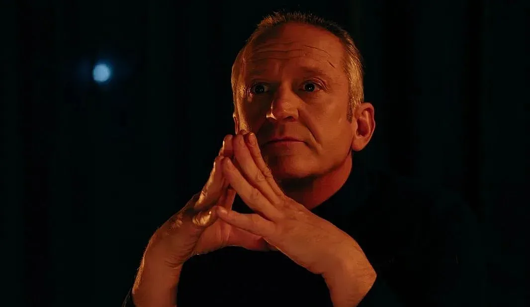 Деян Донков избяга от Народния заради Радина Кърджилова