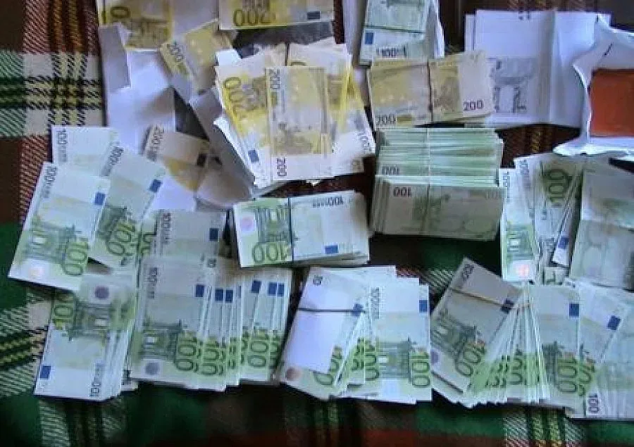 БГ емигранти пратили 71,5 млн. евро на роднини през юли