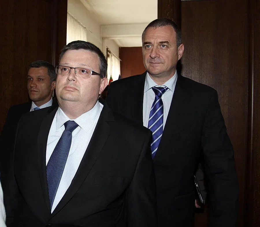 Цацаров призова за промяна при третирането на бежанците