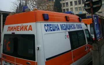 Издирват шофьор, блъснал пешеходец и избягал