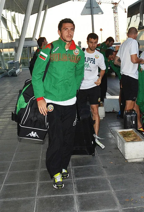 Пак пратиха Манолев да си играе с децата