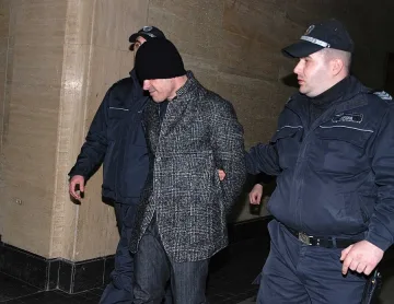 Пуснаха Брендо, но не съвсем