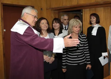 Медицинският университет си поиска земята