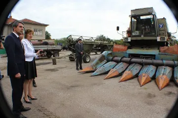 Президентът иска повече стажове