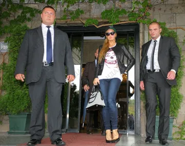 Парис, Сакалиев и Пулев влизат в Къщата 