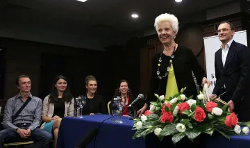 Кабаиванска пее с млади таланти 