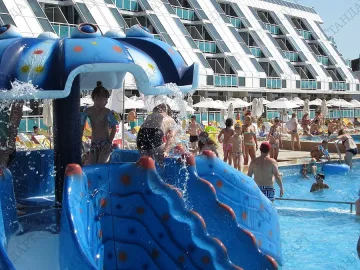 В пика на сезона 4-и 5-звездните хотели край морето най-пълни