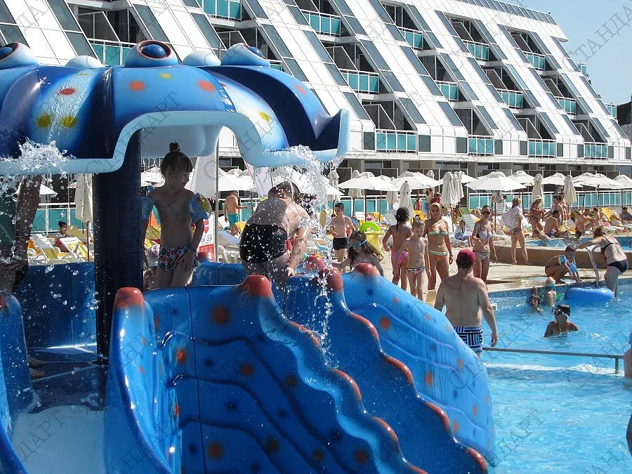 В пика на сезона 4-и 5-звездните хотели край морето най-пълни