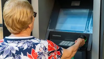 Става масово! Хората плащат, за да се пенсионират