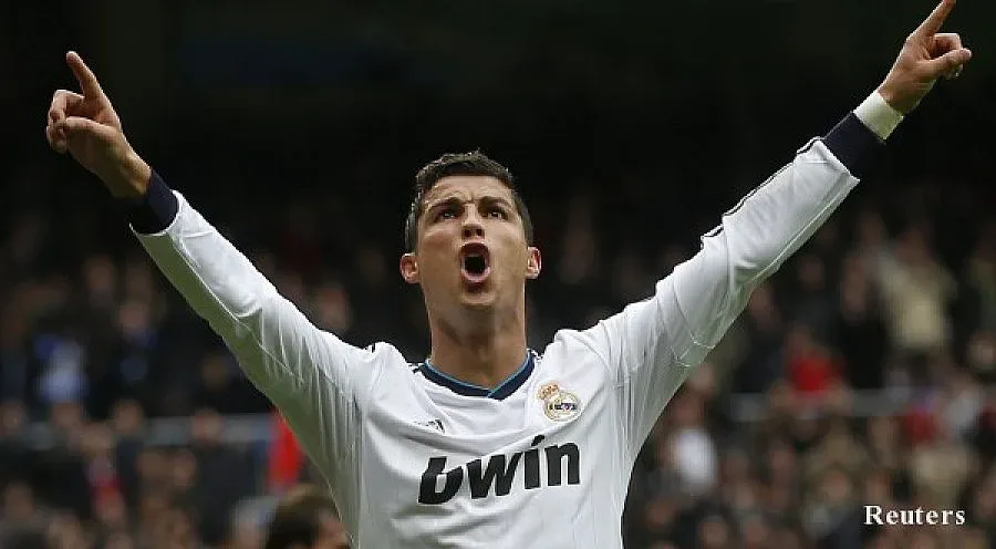 Роналдо вече е най-високоплатеният футболист в света