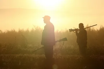 79-годишен простреля три деца с ловна пушка