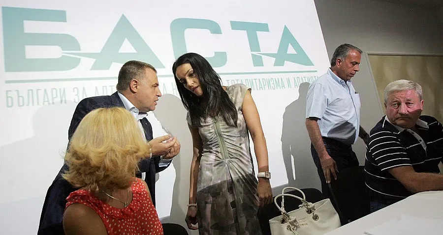 Отцепниците от ГЕРБ правят кабинет "на слънце"