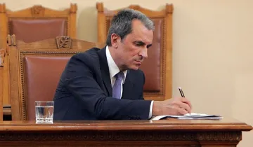 Наемаме фирма за инвеститори