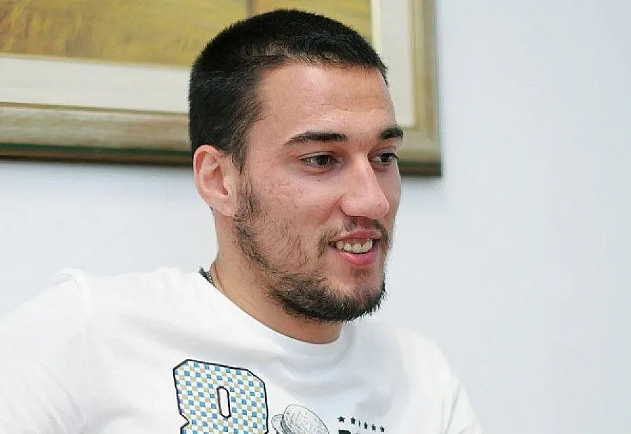 Купуват одеало за Ивелин Попов