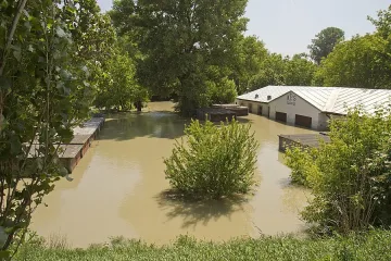 7000 души се евакуират в Румъния заради наводненията