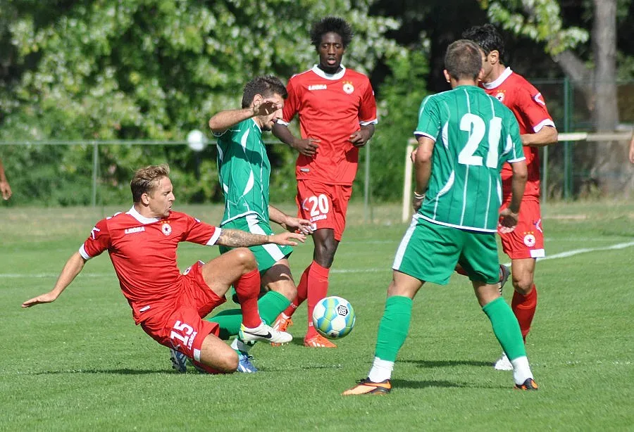 Фенове в Добринище пред инфаркт от ЦСКА