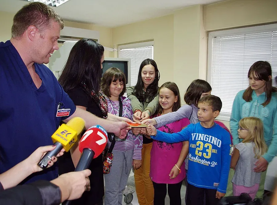Хлапета събраха пари за връстници в "Пирогов"