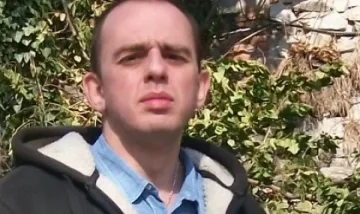 Уволненият за Харлем шейк учител отива в елитна гимназия