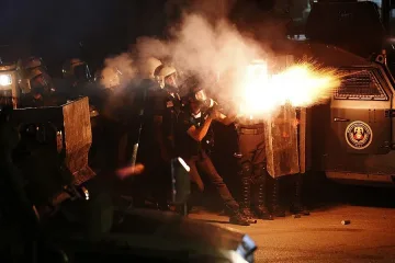 Отново сблъсъци на полиция с протестиращи в Турция