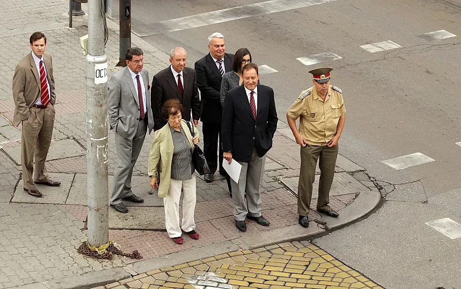 Предлагат порутени казарми за бежанците