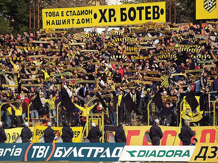 Агитките изпушиха, извадиха томахавките