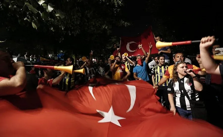 Предупредиха за напрегната обстановка в Истанбул 