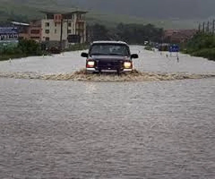 Поне четирима са загинали при наводнения в Румъния