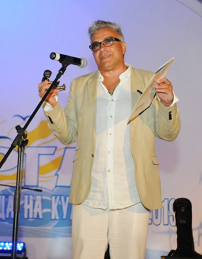 Владо Пенев е "Четящият човек"