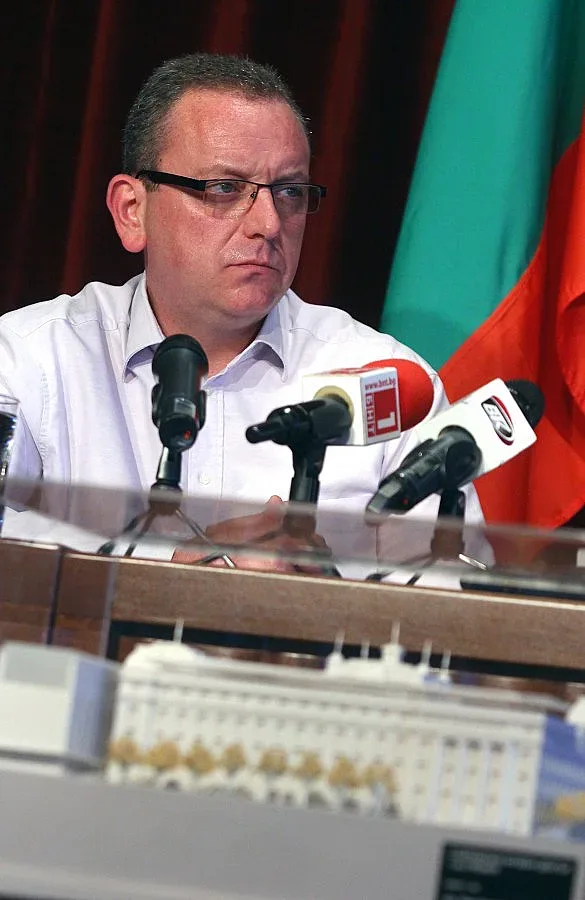 Стоянович: Няма да позволим да фалшифицират историята ни