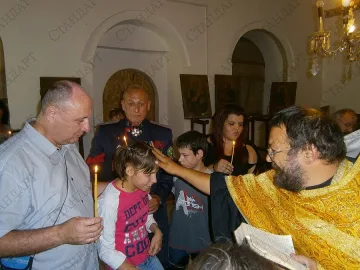 Казаци издигат девет метров кръст над Елена 