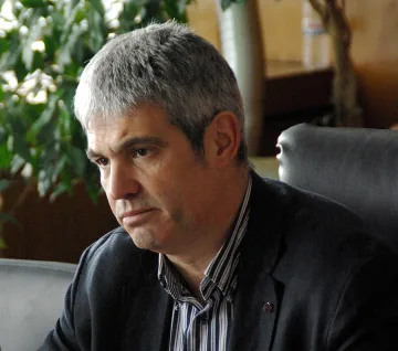 По-големи заплати или помитаме кабинета