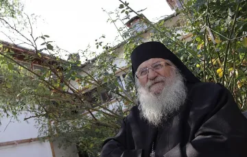 Отец Иван закъса за памперси и тетрадки