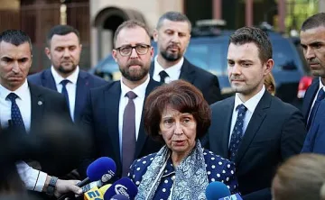 Силяновска иска нова среща с Радев. Коя е причината