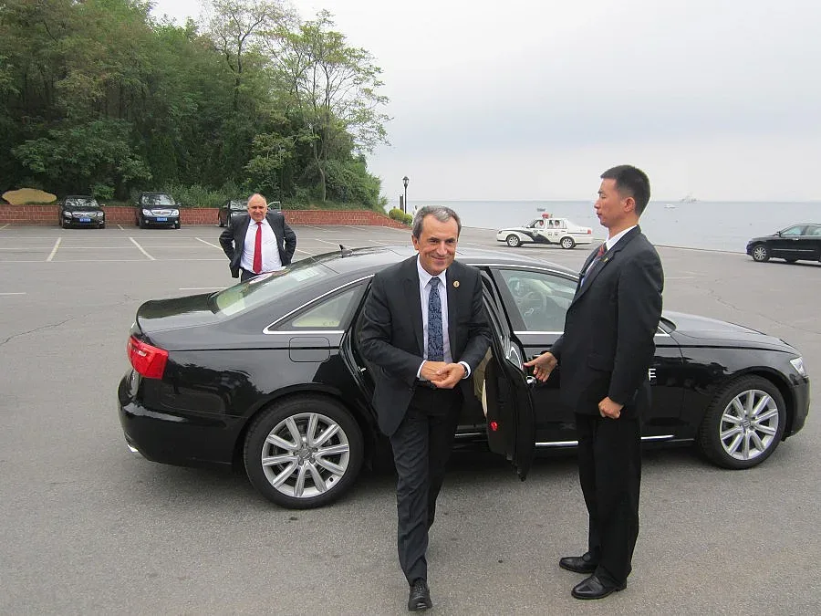 Пламен Орешарски се срещна с премиера на Армения