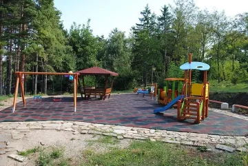 Арбанаси с детски фитнес на открито