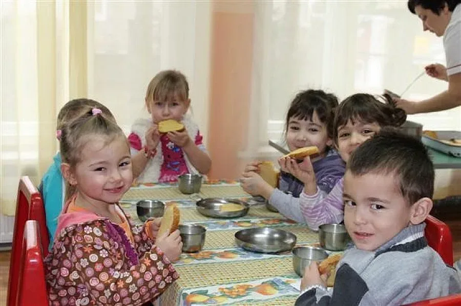 Инспектори атакуват кухните в забавачките