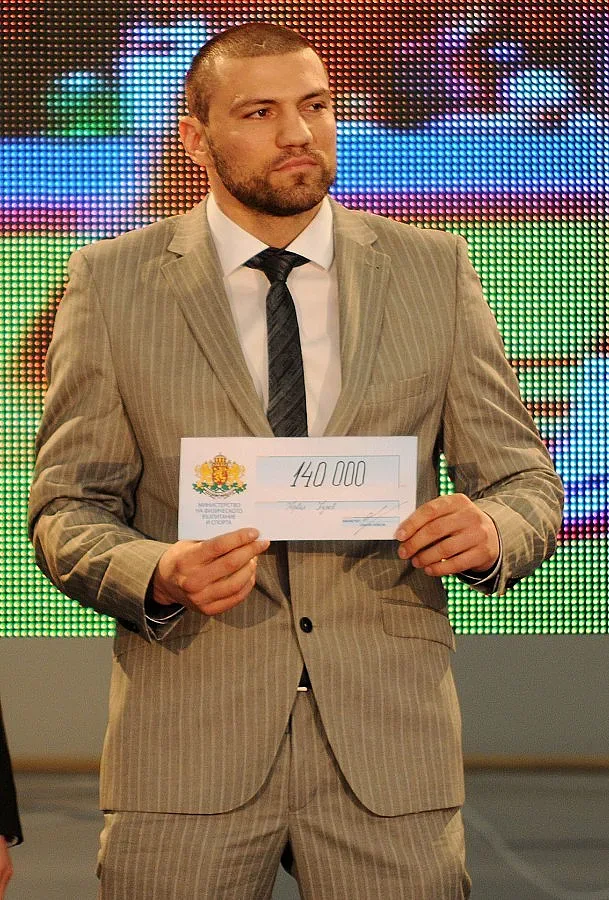 Тервел Пулев счупи ръка, пропуска световното