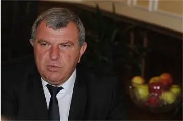 Изнасяме за Китай люцерна, царевица и месо