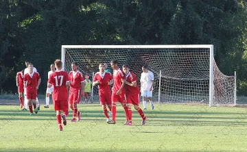 Бербатов донесе късмет на ФК Банско