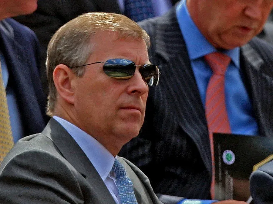 Почти арестуваха принц Андрю в Бъкингам