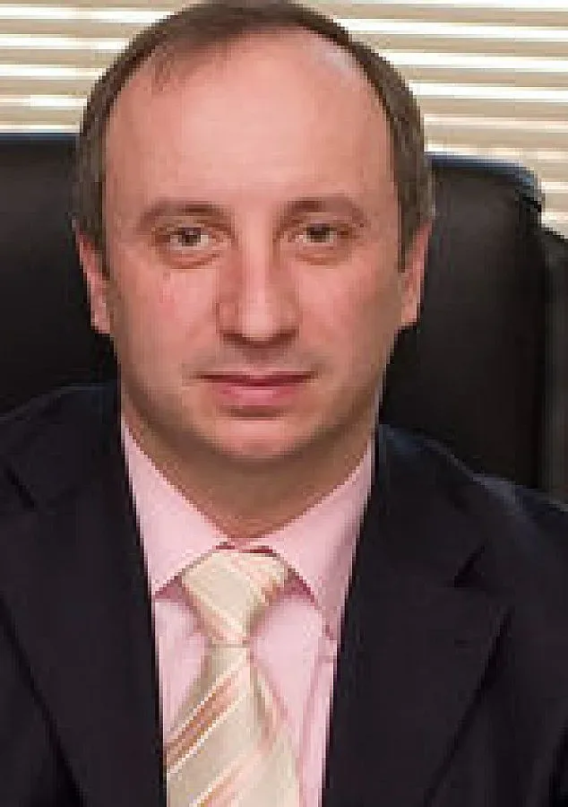 Потреблението отново се сви