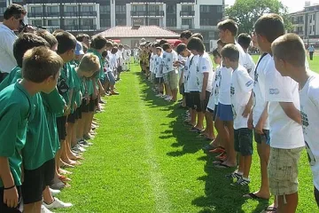 Малките футболисти на „Славия“ и „Академия Пандев“ се окичиха със златните медали 