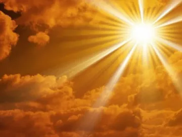 Слънчево в неделя