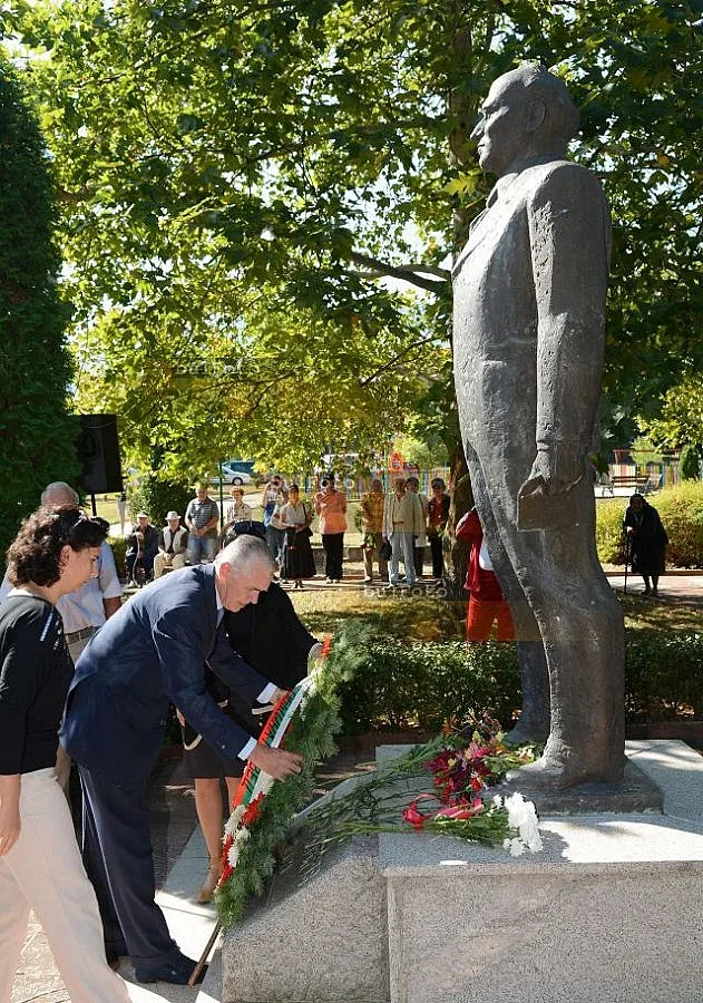 В Правец отбелязаха 102 г. от рождението на Тодор Живков