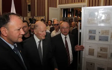 Сергей във Фейсбук, Бойко в Туитър