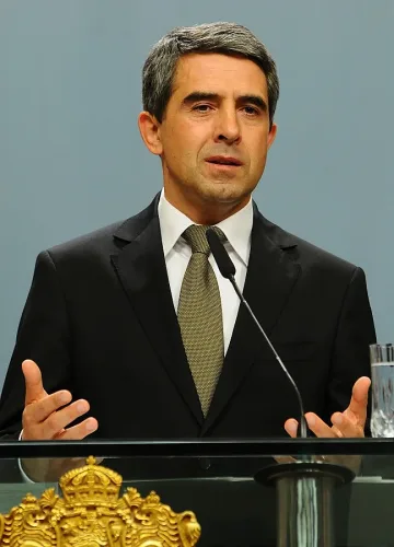 Президентът: Стига братоубийствени послания