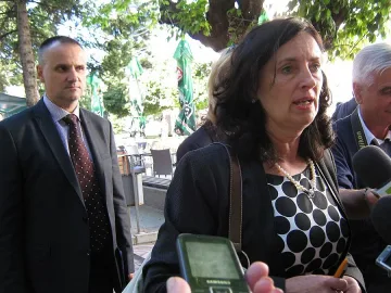 Даниела Бобева обеща помощ и на Банско