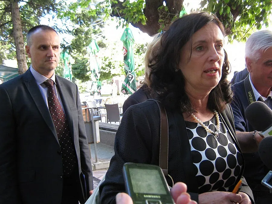 Даниела Бобева обеща помощ и на Банско