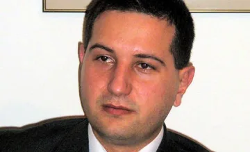 Лектор ще помага на Клисарова за науката