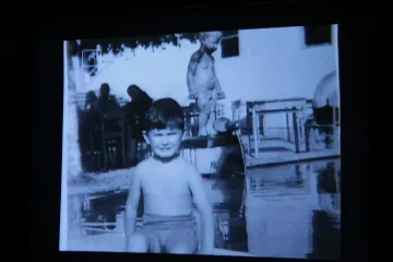 Бъни изхранвал Ламбо в Златните пясъци на младини